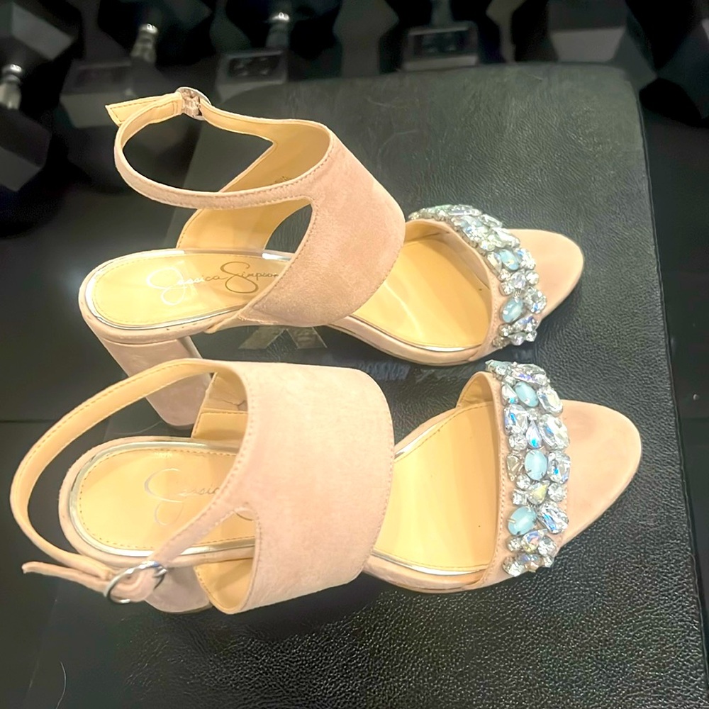 Bejewelled Women’s Dress shoe for a night out!